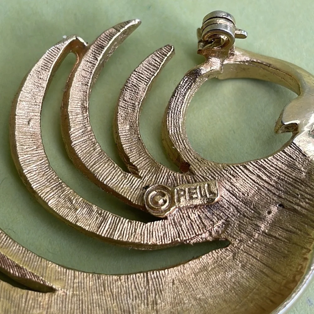 Vintage gold metal large brooch
